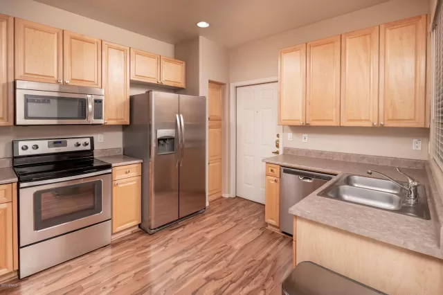 MLS: 6025153 Condo For Sale