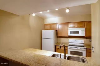Photo #4: 6026040 Listing