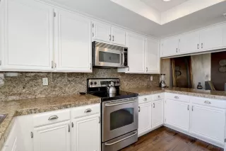 Photo #5: 6026619 Listing