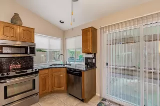 Photo #6: 6027252 Listing