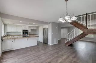 Photo #2: 6027388 Listing