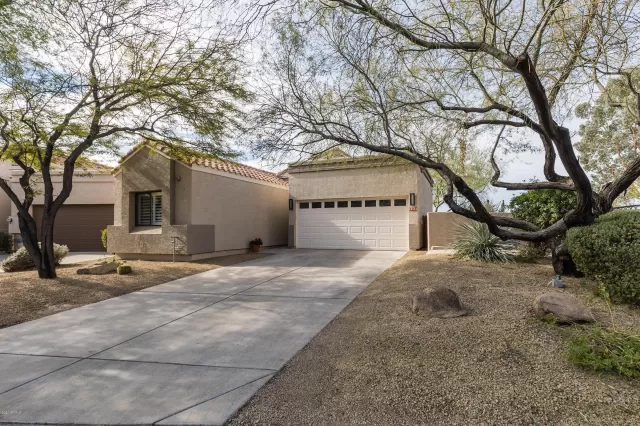 MLS: 6027406 Condo For Sale