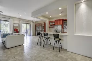 Photo #4: 6027757 Listing