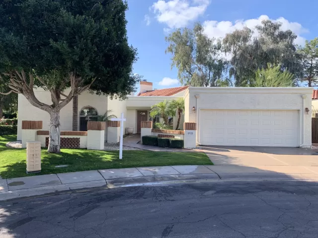 MLS: 6027980 Condo For Sale