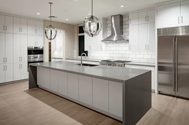 MLS: 6028702 Condo For Sale