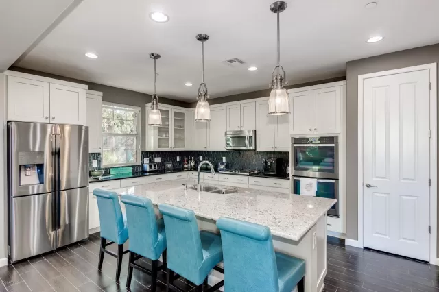 MLS: 6029785 Condo For Sale