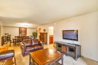 Photo #5: 6029815 Listing