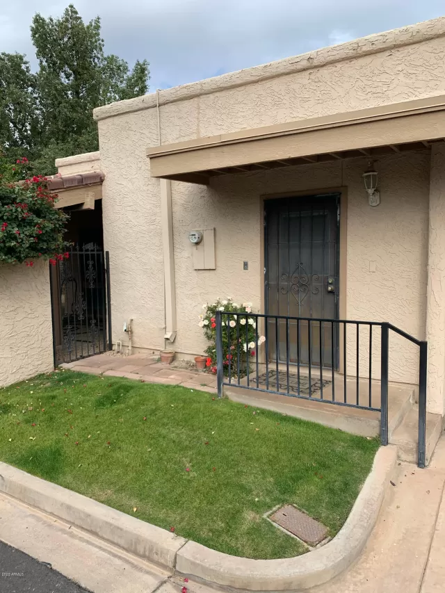 MLS: 6030086 Condo For Sale