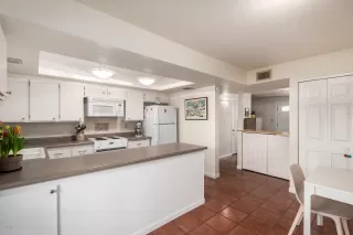 Photo #5: 6030263 Listing