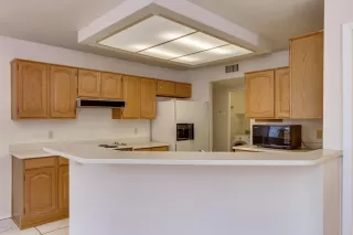 Photo #6: 6031279 Listing