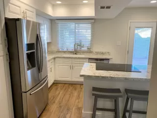 Photo #5: 6031367 Listing