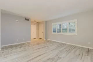 Photo #6: 6031761 Listing