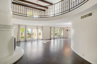 Photo #4: 6031948 Listing 