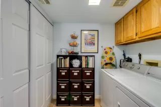 Photo #5: 6033359 Listing