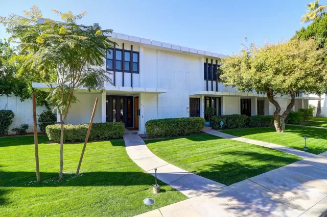 MLS: 6033365 Condo For Sale