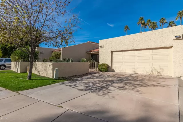 MLS: 6033547 Condo For Sale