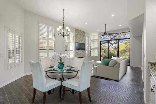 MLS: 6033608 Condo For Sale