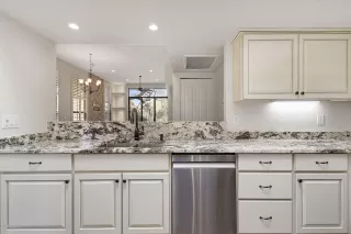 Photo #2: 6033608 Listing