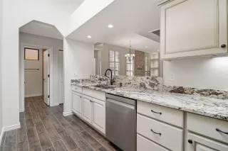 Photo #3: 6033608 Listing