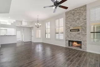 Photo #5: 6033608 Listing