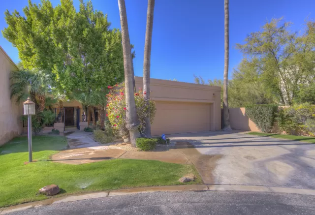 MLS: 6033709 Condo For Sale