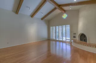 Photo #6: 6033709 Listing