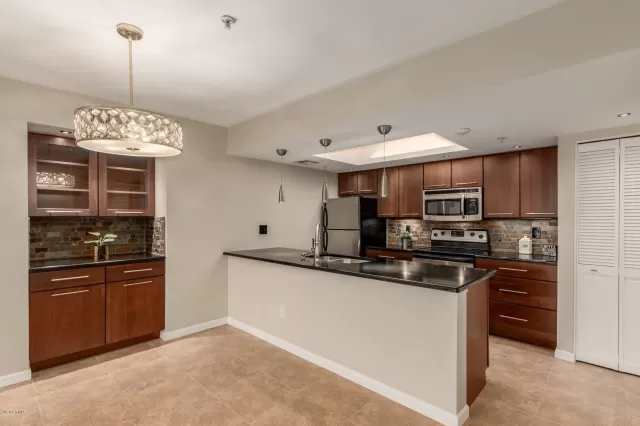 MLS: 6033825 Condo For Sale