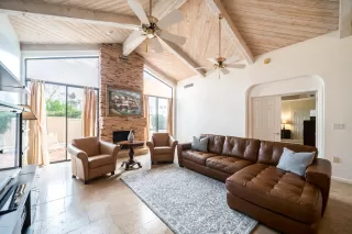 Photo #2: 6033917 Listing 