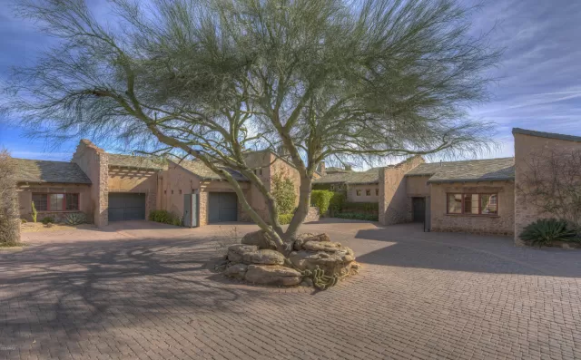 MLS: 6034062 Condo For Sale