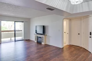 Photo #3: 6034069 Listing