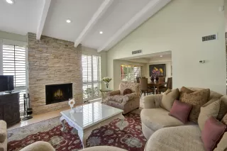 Photo #5: 6034086 Listing