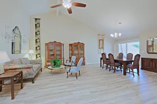 Photo #2: 6034189 Listing