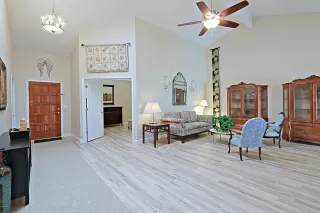 Photo #5: 6034189 Listing