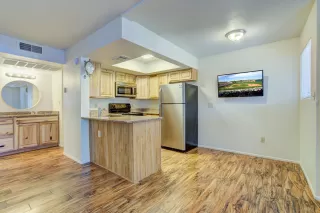 Photo #5: 6034604 Listing