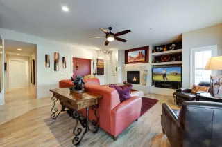 Photo #6: 6034789 Listing