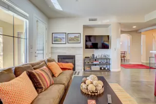 Photo #6: 6034918 Listing