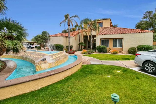 MLS: 6035082 Condo For Sale