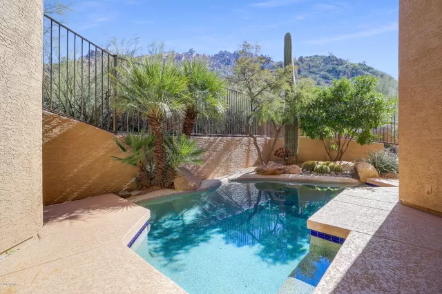 MLS: 6035137 Condo For Sale