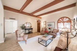 Photo #4: 6036054 Listing