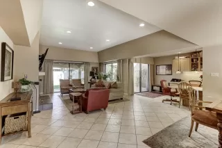 Photo #4: 6036196 Listing