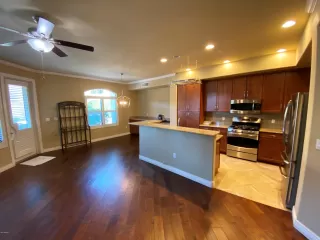 Photo #1: 6036706 Listing