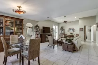 Photo #4: 6036868 Listing