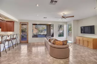 Photo #3: 6037125 Listing 