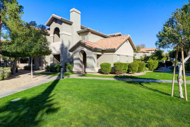 MLS: 6037220 Condo For Sale