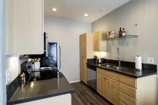 Photo #5: 6037220 Listing