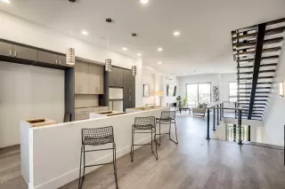 Photo #6: 6037395 Listing