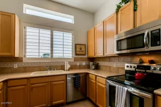 Photo #6: 6037557 Listing