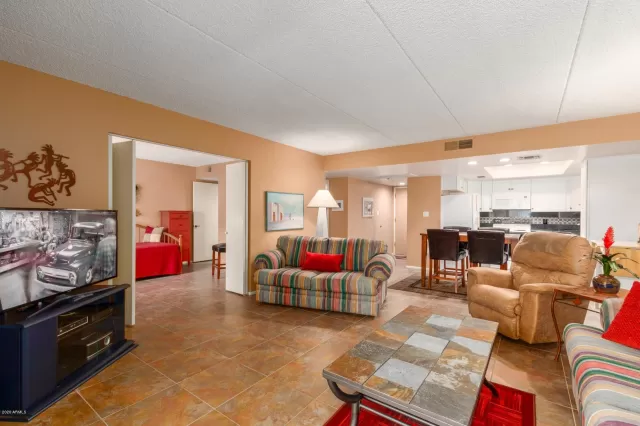 MLS: 6038027 Condo For Sale