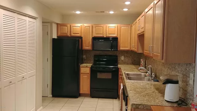 MLS: 6038040 Condo For Sale