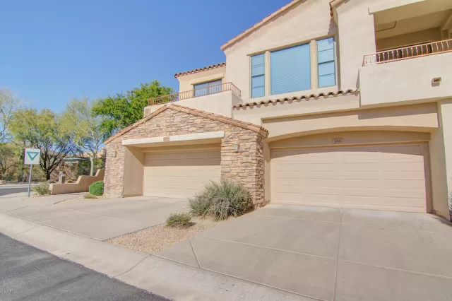 MLS: 6038080 Condo For Sale